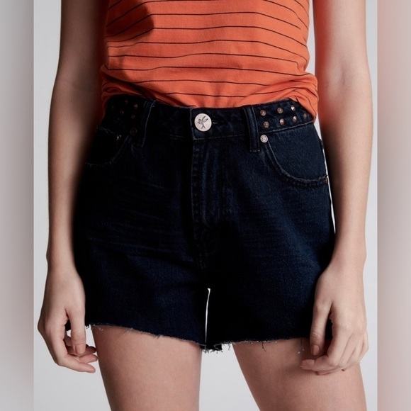 🆕One Teaspoon - Legend mom fit short - Picture 2 of 16